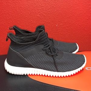 Women’s Dirty Laundry Running Sz 10